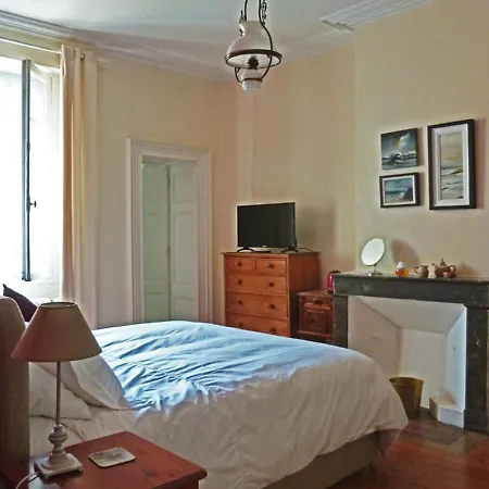 Le Cerisier Bed & Breakfast *