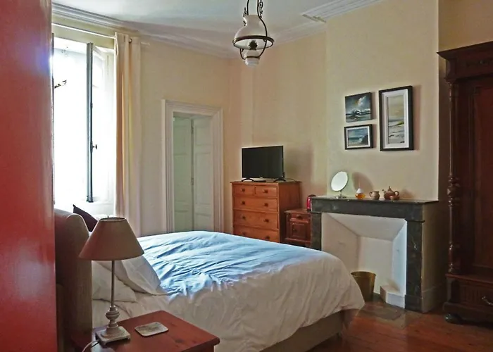 Le Cerisier Bed & Breakfast 3*