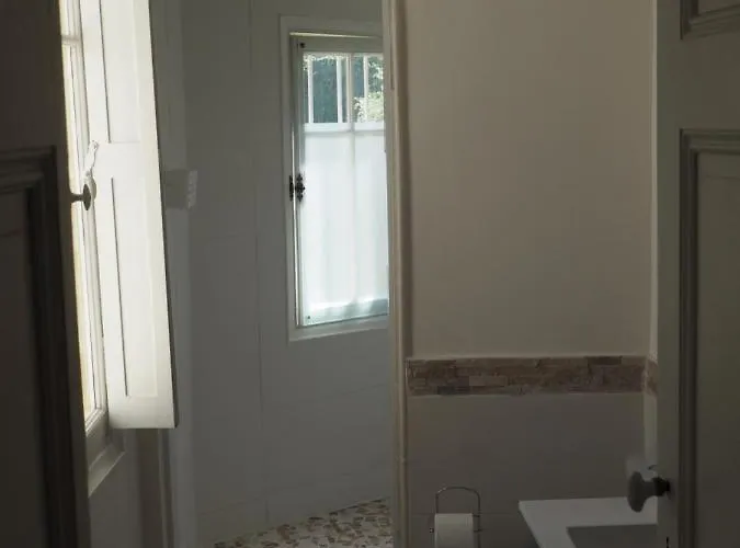 Le Cerisier Bed & Breakfast